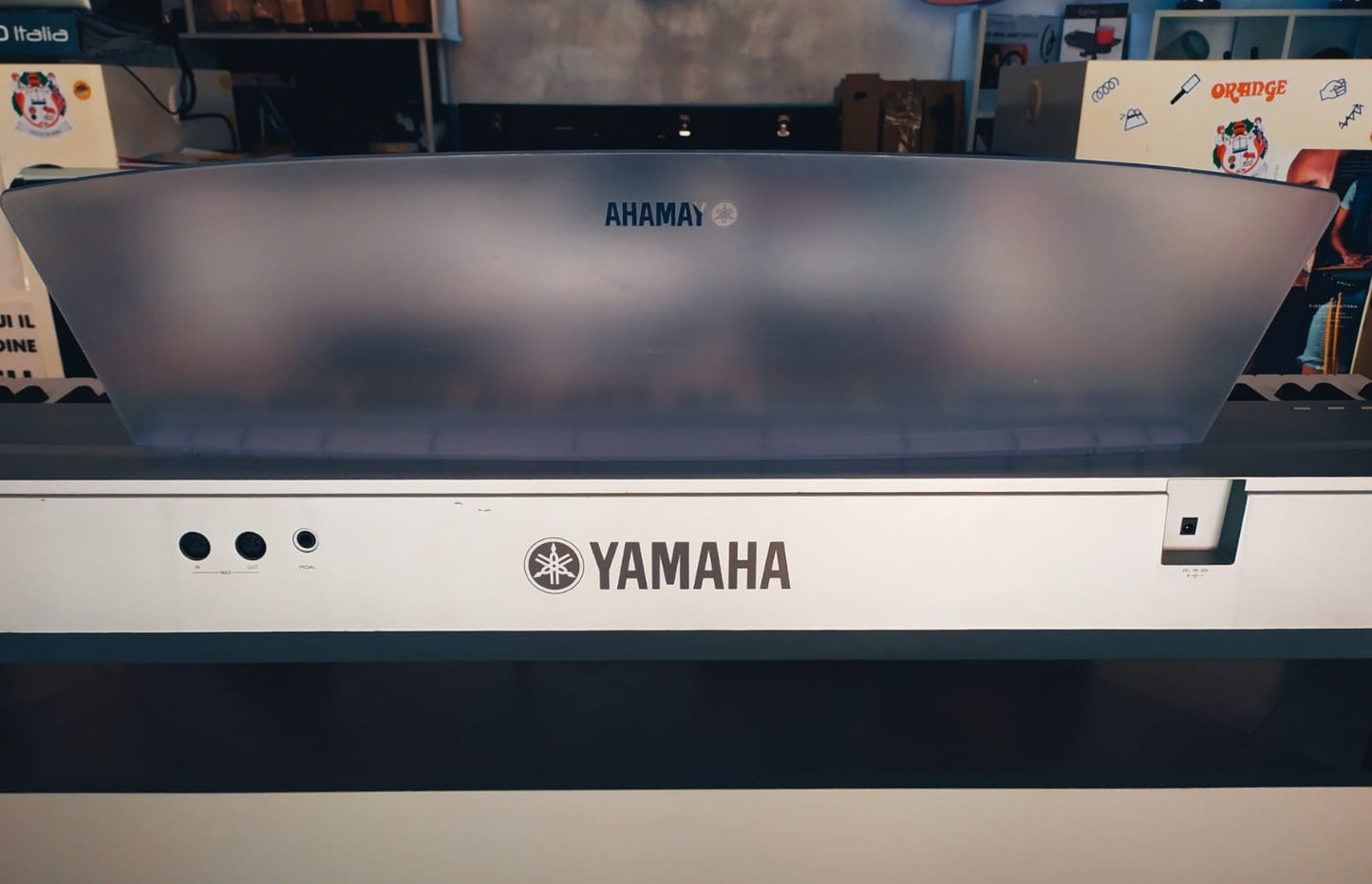 YAMAHA P-70 Silver con supporto - USATO