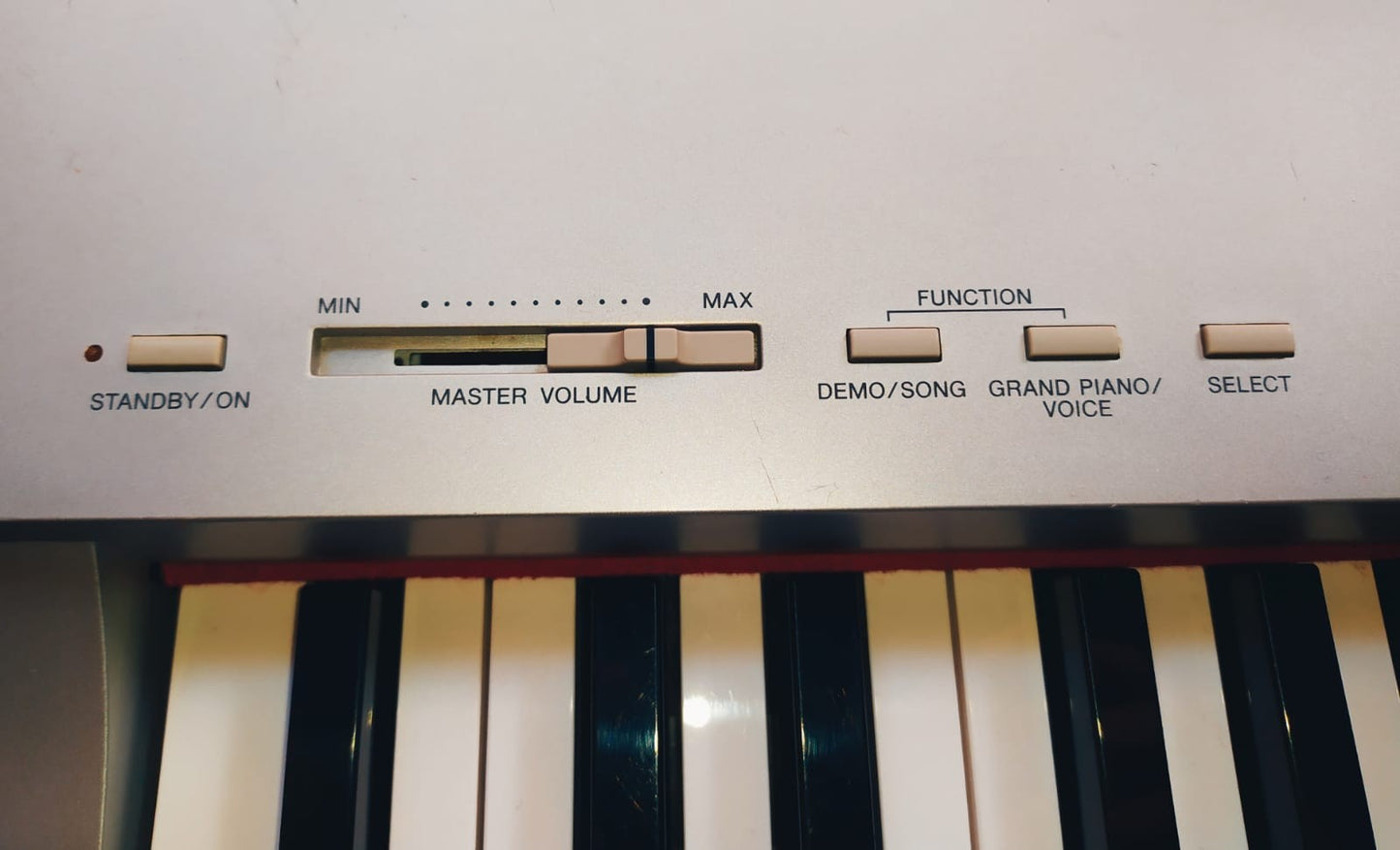 YAMAHA P-70 Silver con supporto - USATO