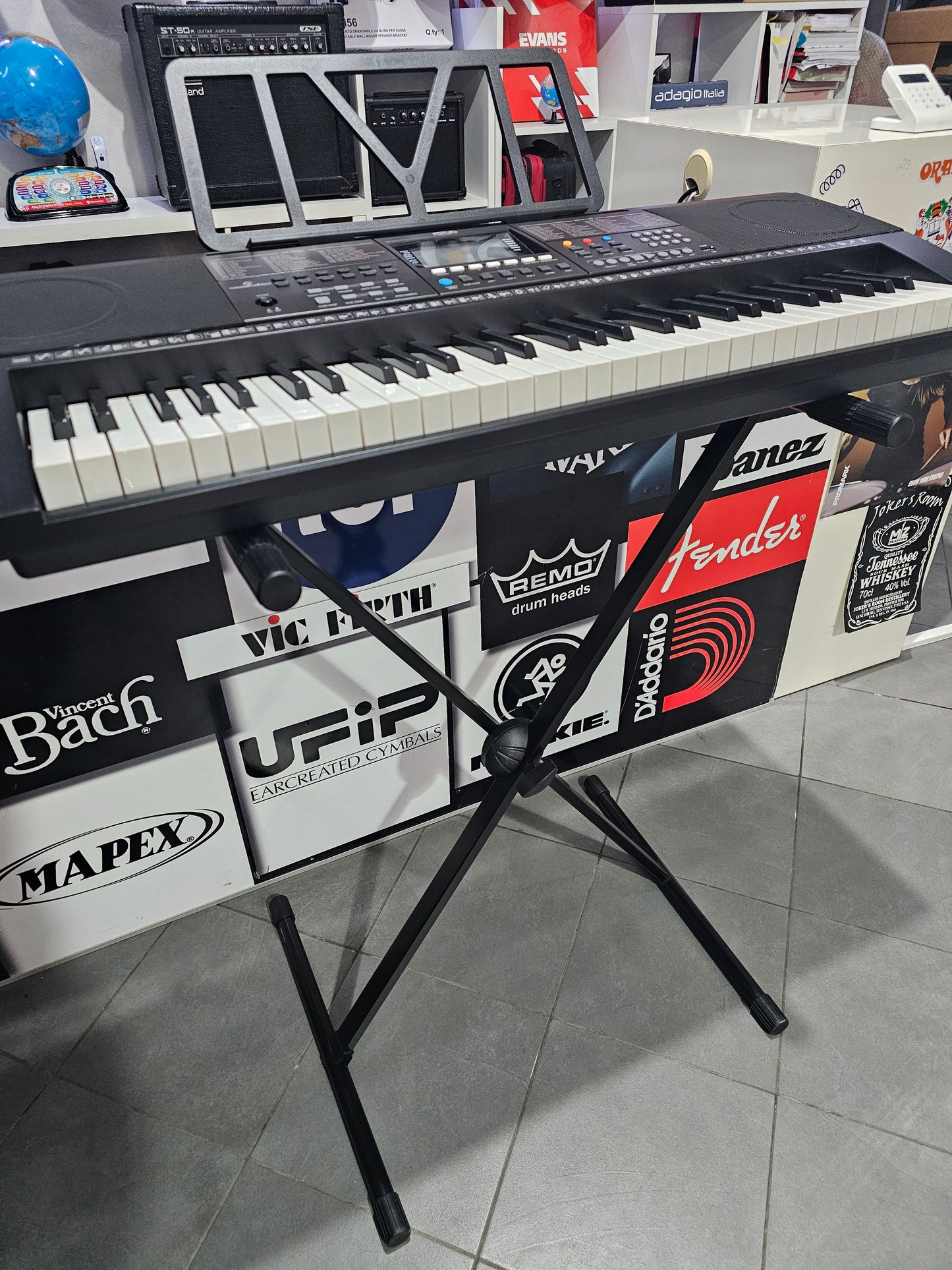 Tastiera Arranger a 61 tasti con supporto incluso occasione USATO