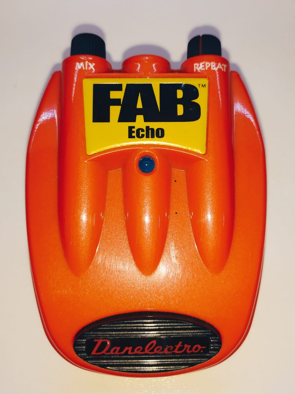 GUITAR AND BASS EFFECT PEDAL - DANELECTRO D4 FAB ECHO - USED