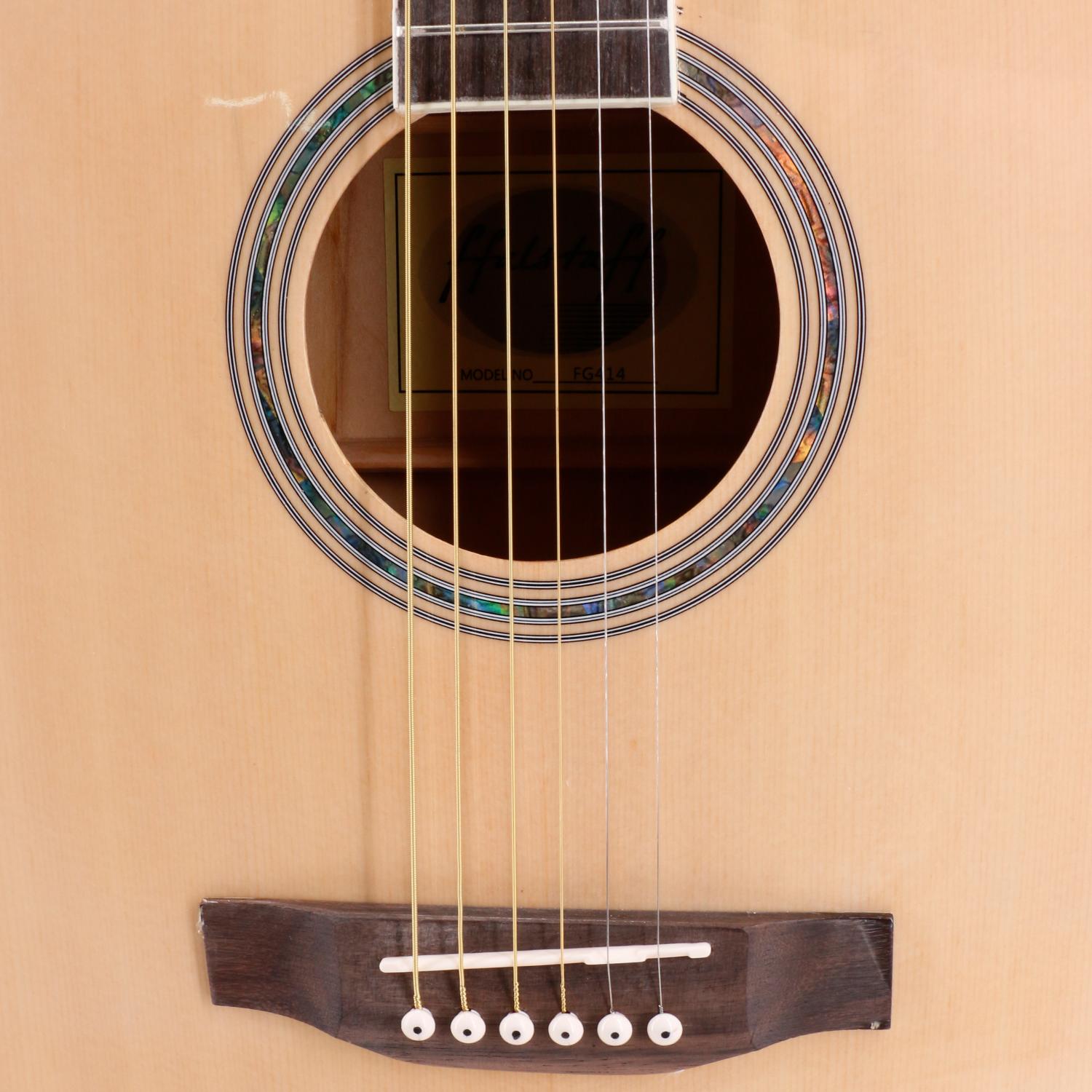 Chitarra Acustica Elettrificata Cutway con Top in Abete, Tastiera e Ponte in Palissandro (Natural)