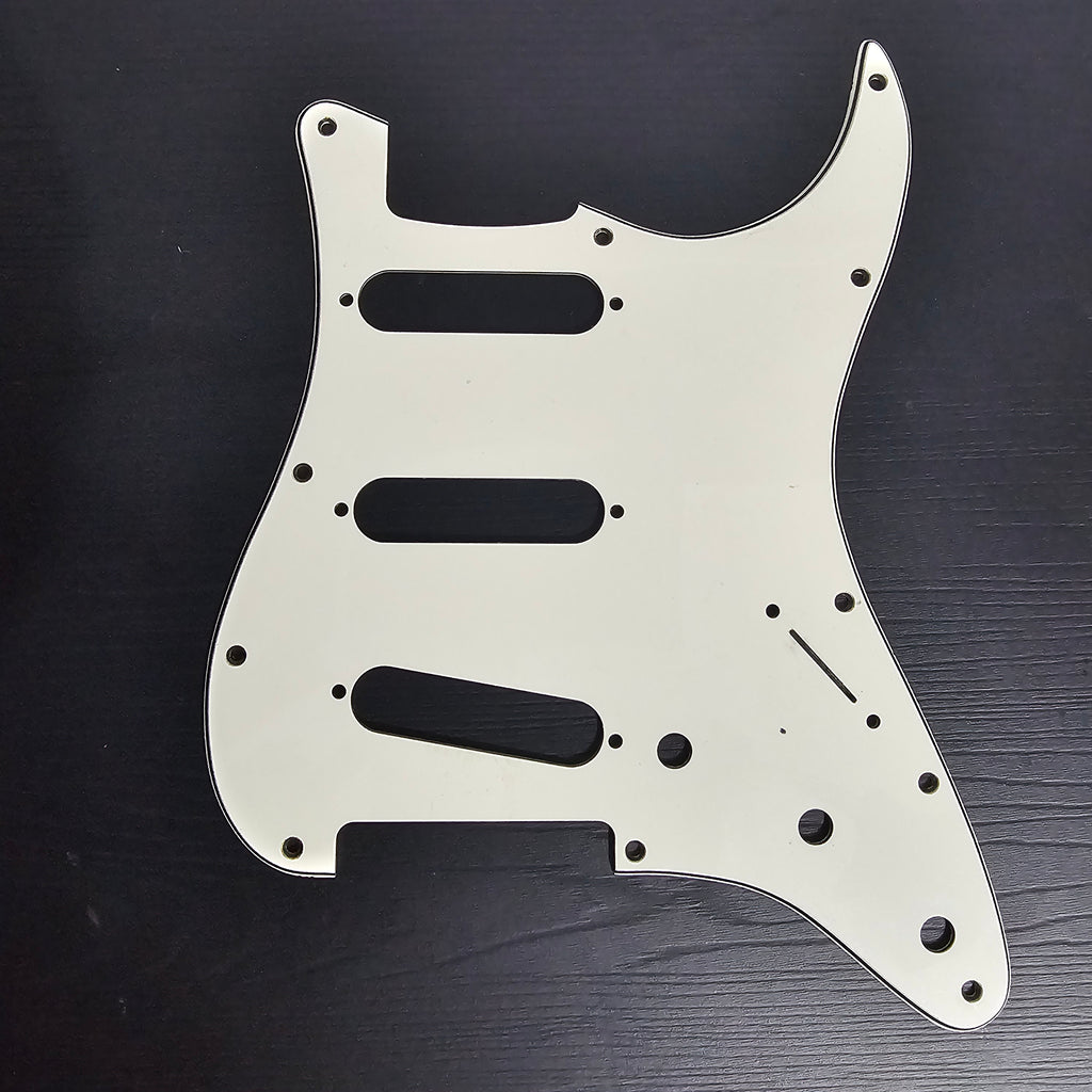 FENDER STRATOCASTER 3-PLY S-S-S PICKGUARD Original (USED)