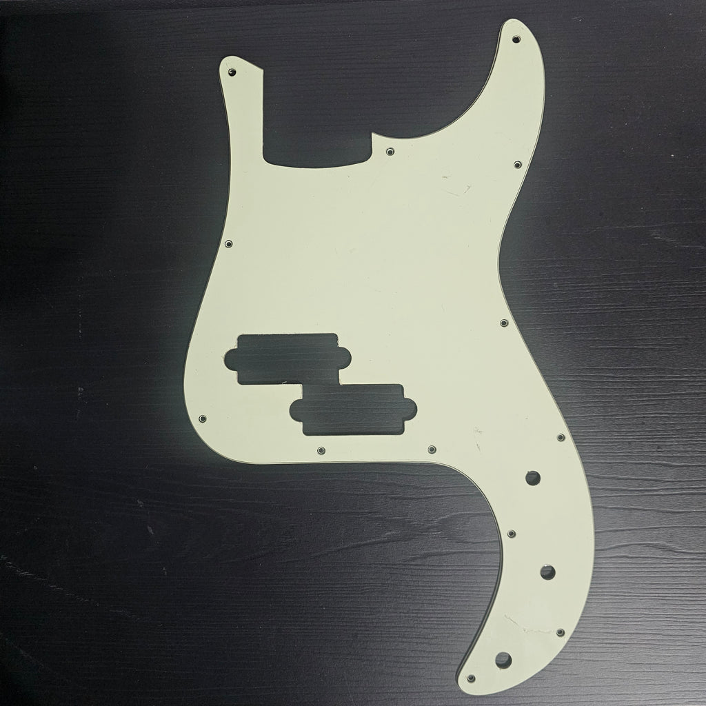 BATTIPENNA PER BASSO ELETTRICO TIPO PRECISION  BASS 3 STRATI BIANCO