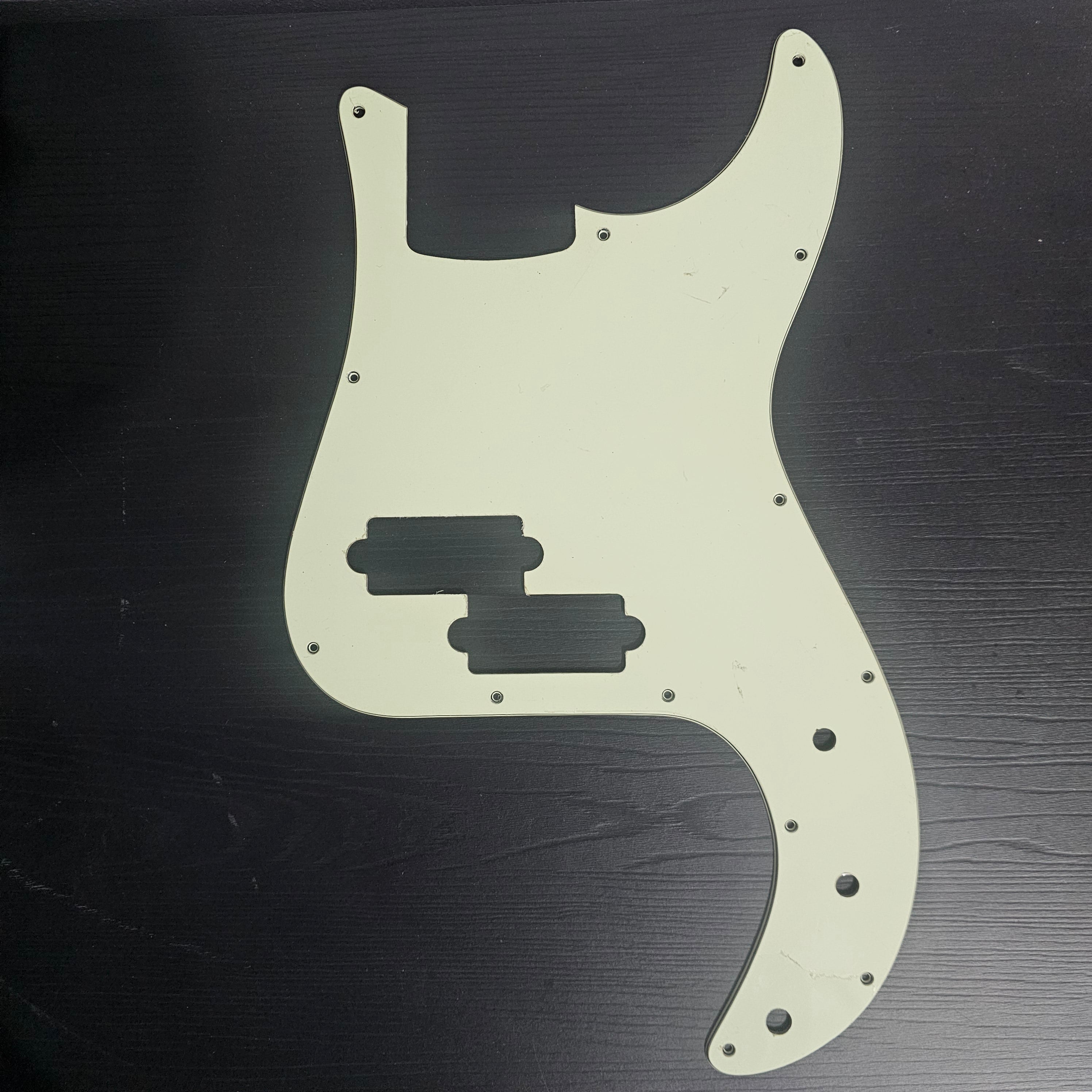 BASS GUITAR PICKGUARD FOR PRECISION BASS TYPE 3-PLY WHITE