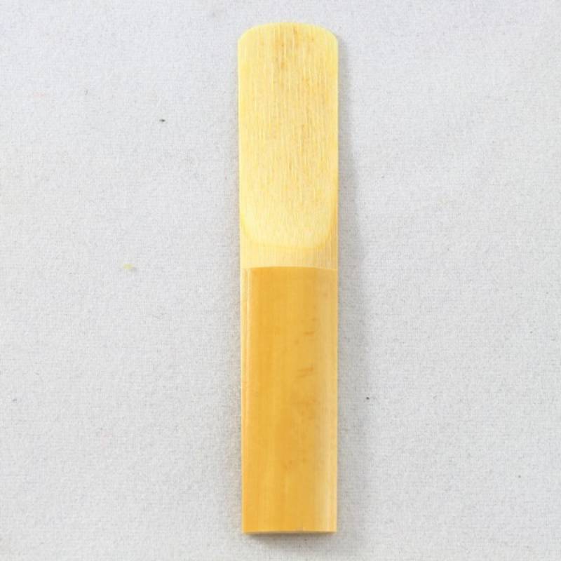 Clarinet mouthpiece kit, with ligature, reed, and plastic cap