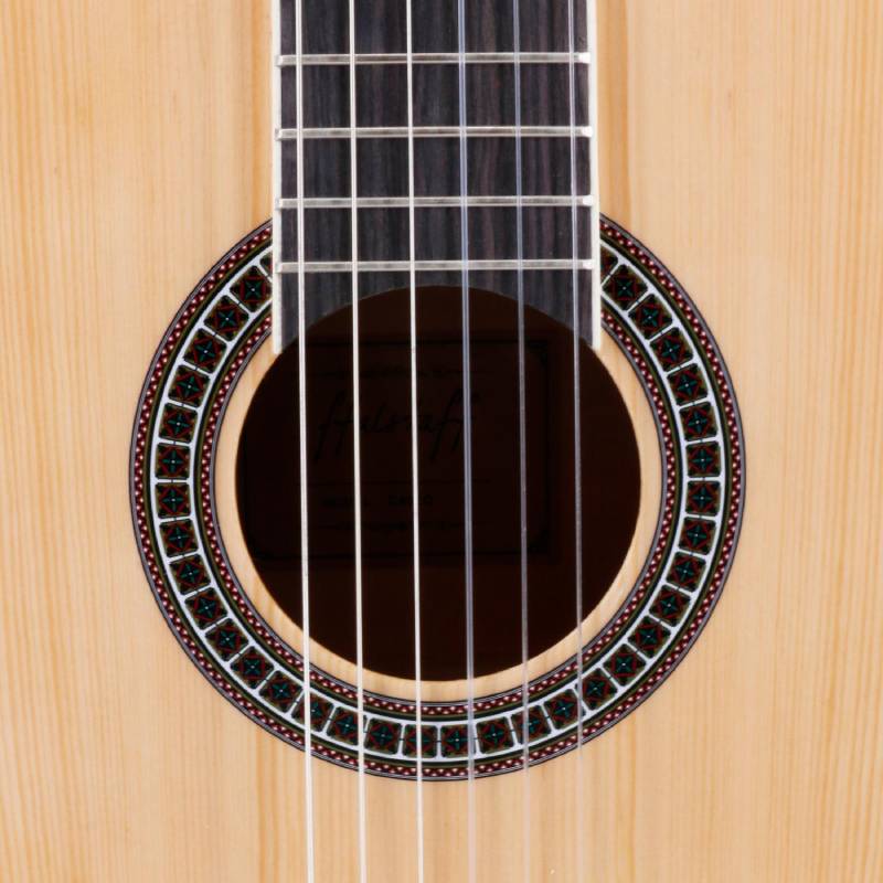 C40-EQ Classical Acoustic-Electric Guitar 4/4 Natural