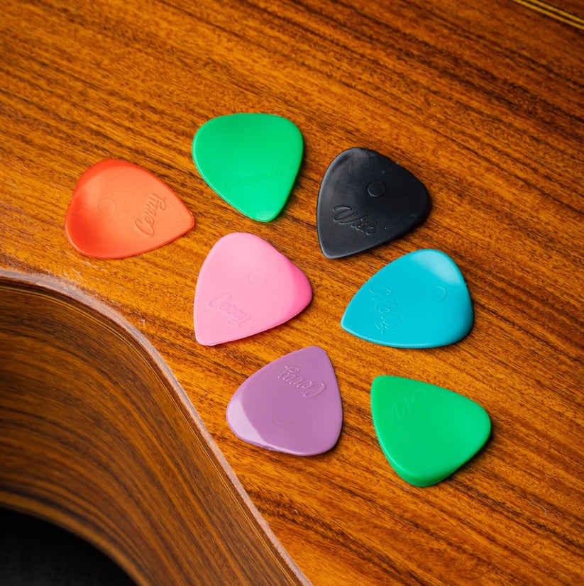 Plettro per Acustica - Cerry nylon rosa 0,6 mm.