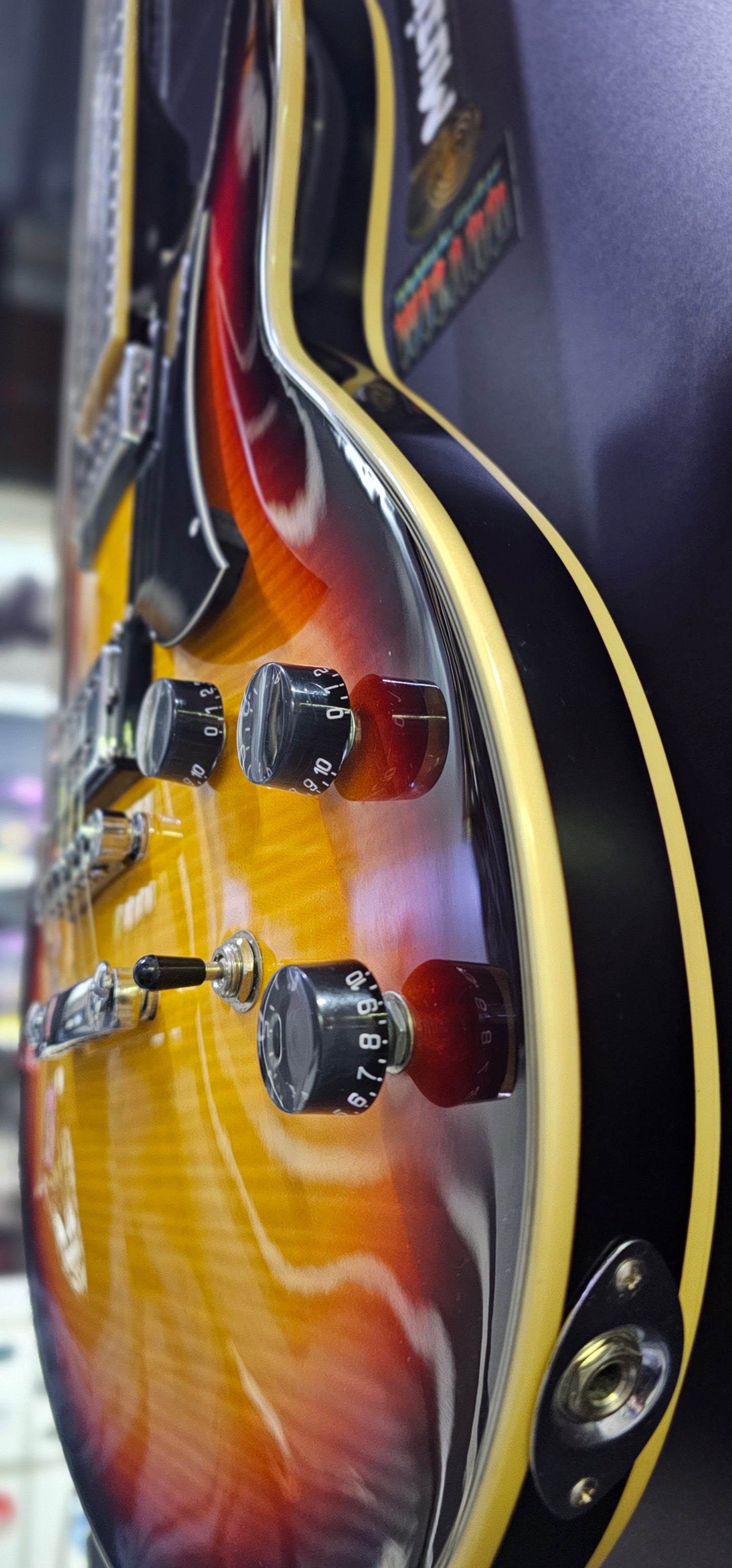 Chitarra semiacustica Eko MIA IV SA-VB -  2 pickup humbucker, Vintage Sunburst - USATO.