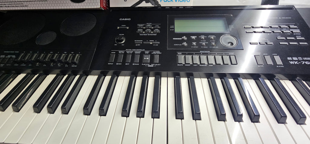 OPPORTUNITY CASIO WK-7600 Arranger Keyboard 76 Touch-Sensitive (Piano-Style) Keys USED STORE