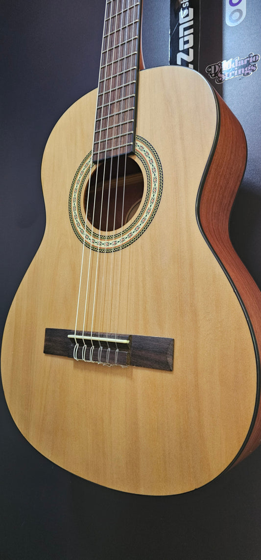 Classical Guitar USED - YAMAHA C40