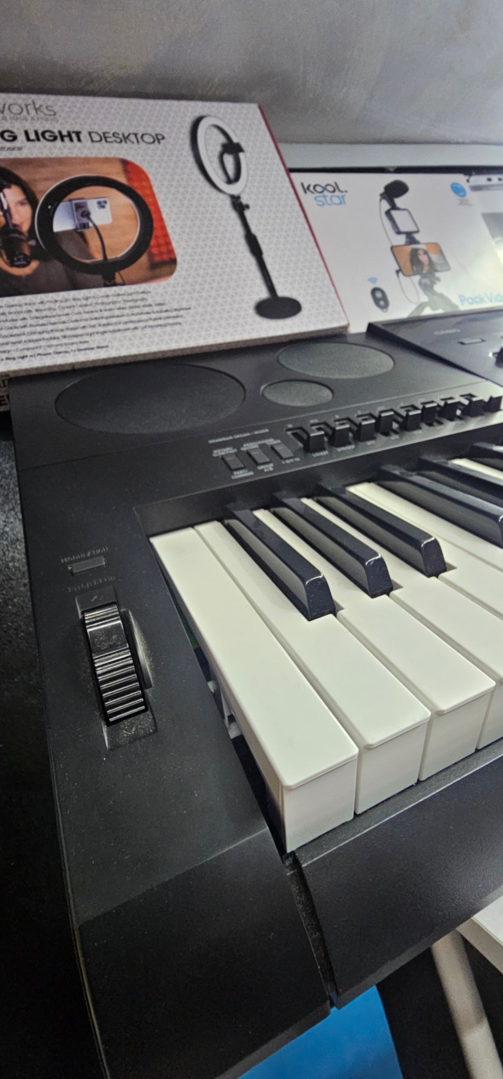 OPPORTUNITY CASIO WK-7600 Arranger Keyboard 76 Touch-Sensitive (Piano-Style) Keys USED STORE